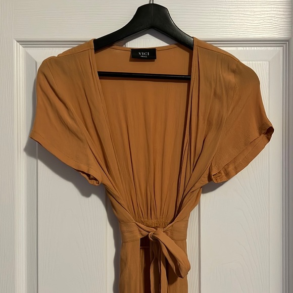 VICI DOLLA WRAP DRESS - Picture 1 of 7